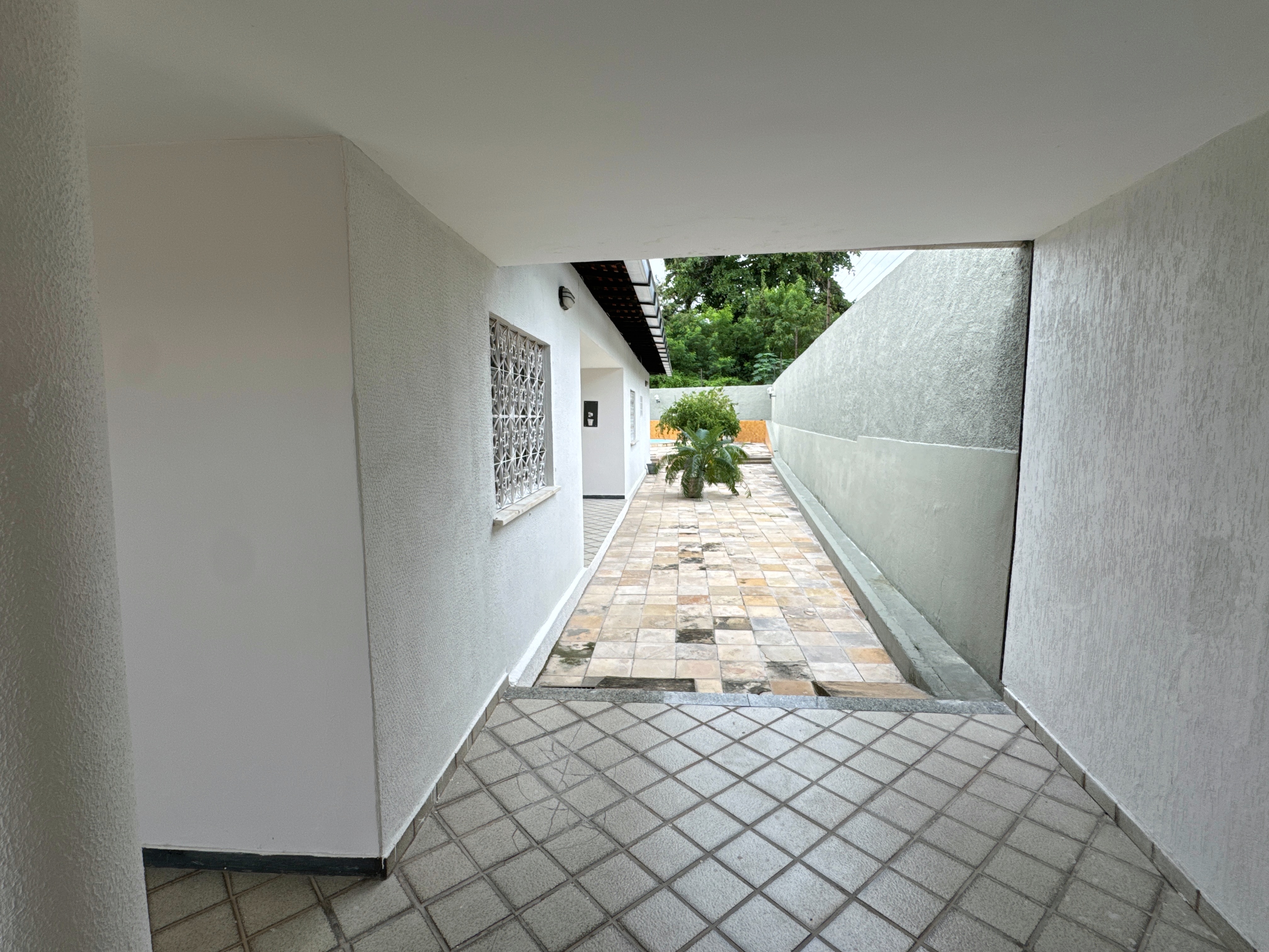 Garagem, fundos