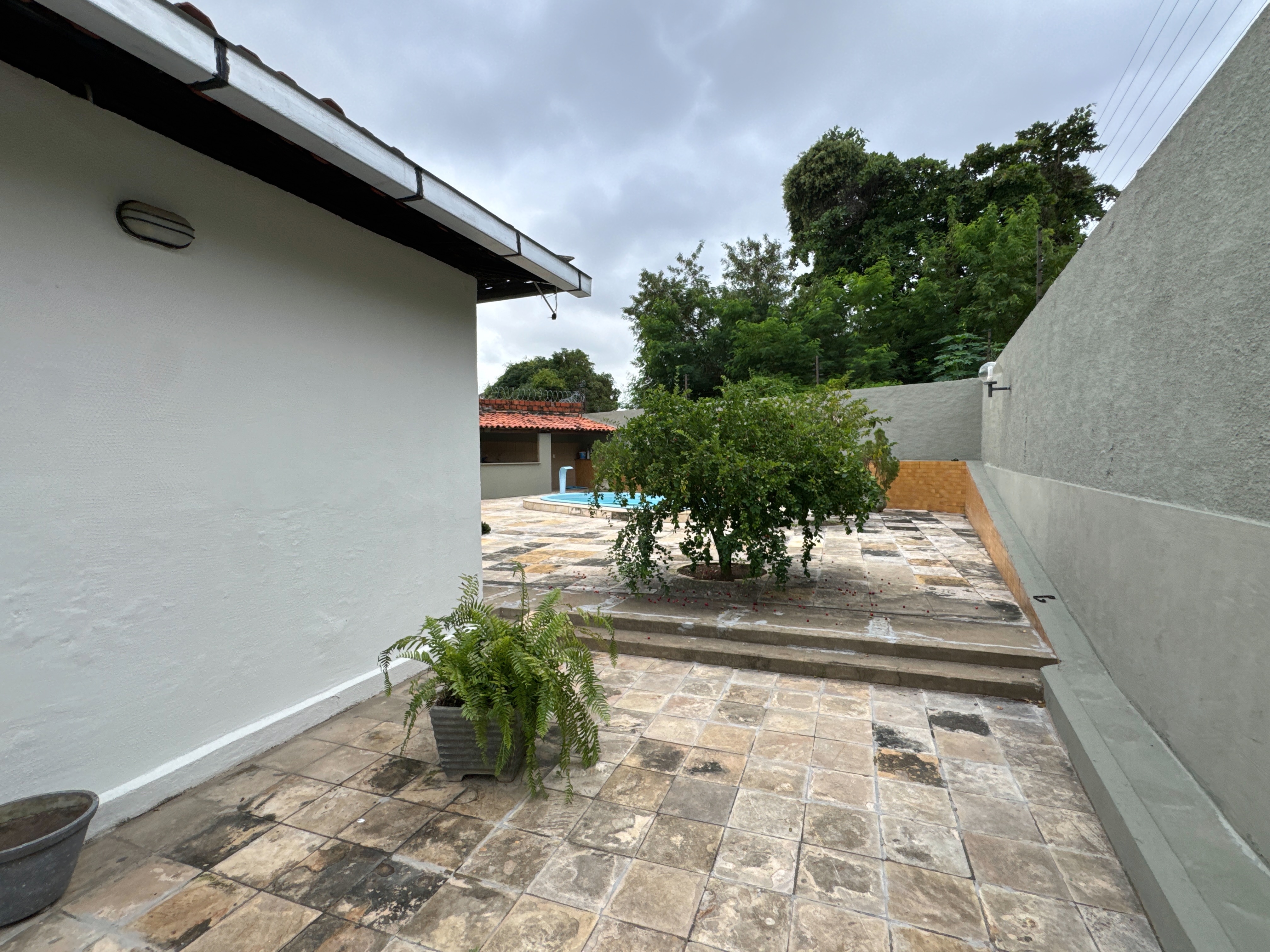 Vista intermediária para os fundos